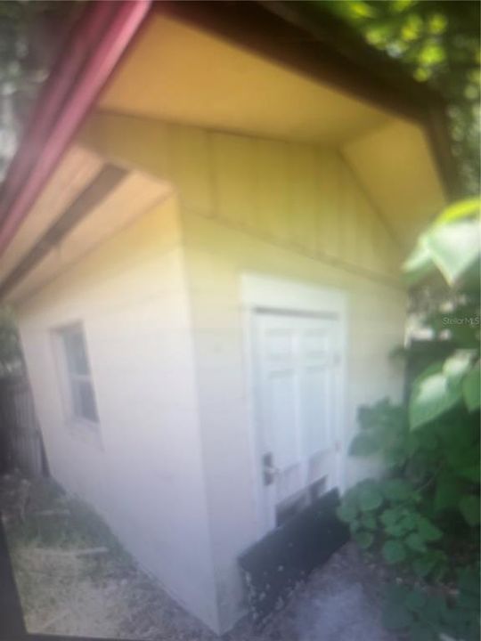 Activo con contrato: $285,000 (4 camas, 2 baños, 1880 Pies cuadrados)