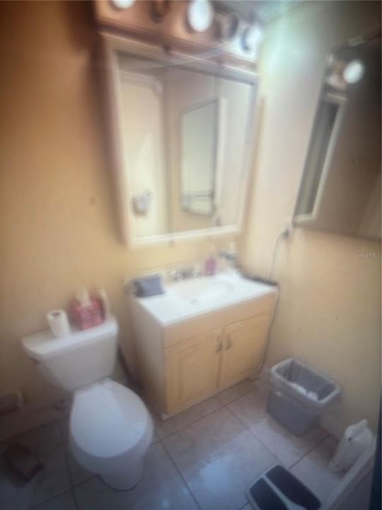 Activo con contrato: $285,000 (4 camas, 2 baños, 1880 Pies cuadrados)