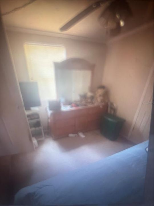 Activo con contrato: $285,000 (4 camas, 2 baños, 1880 Pies cuadrados)