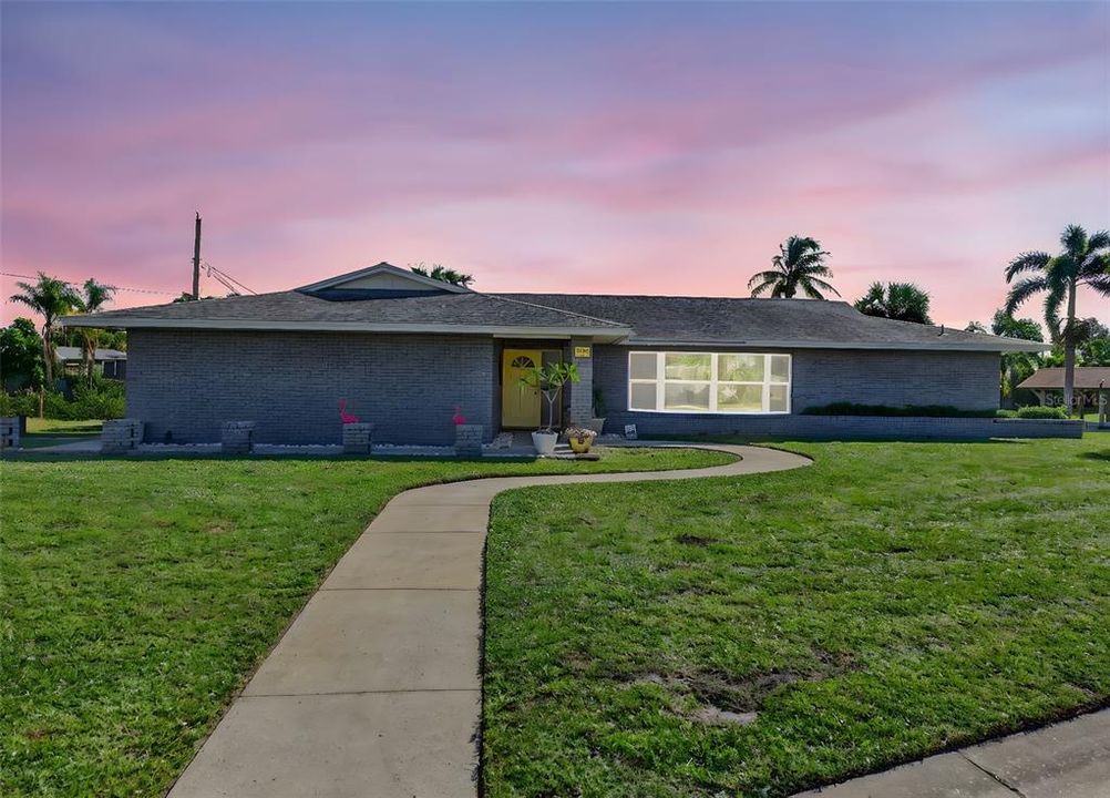 待售: $699,990 (4 贝兹, 3 浴室, 2226 平方英尺)