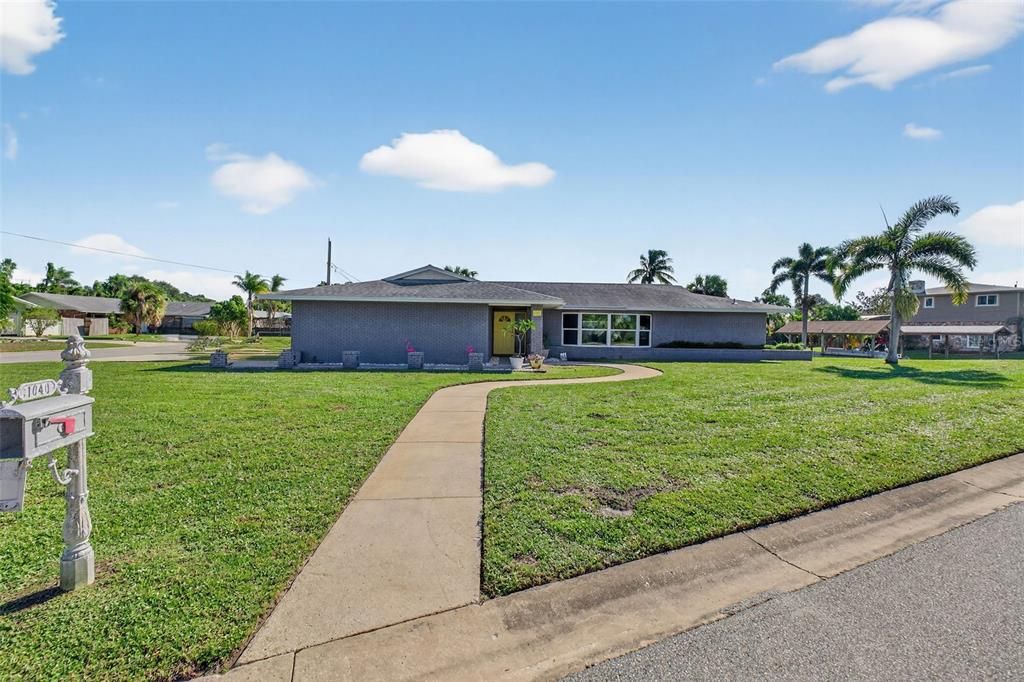 待售: $699,990 (4 贝兹, 3 浴室, 2226 平方英尺)