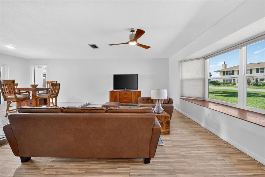 待售: $699,990 (4 贝兹, 3 浴室, 2226 平方英尺)