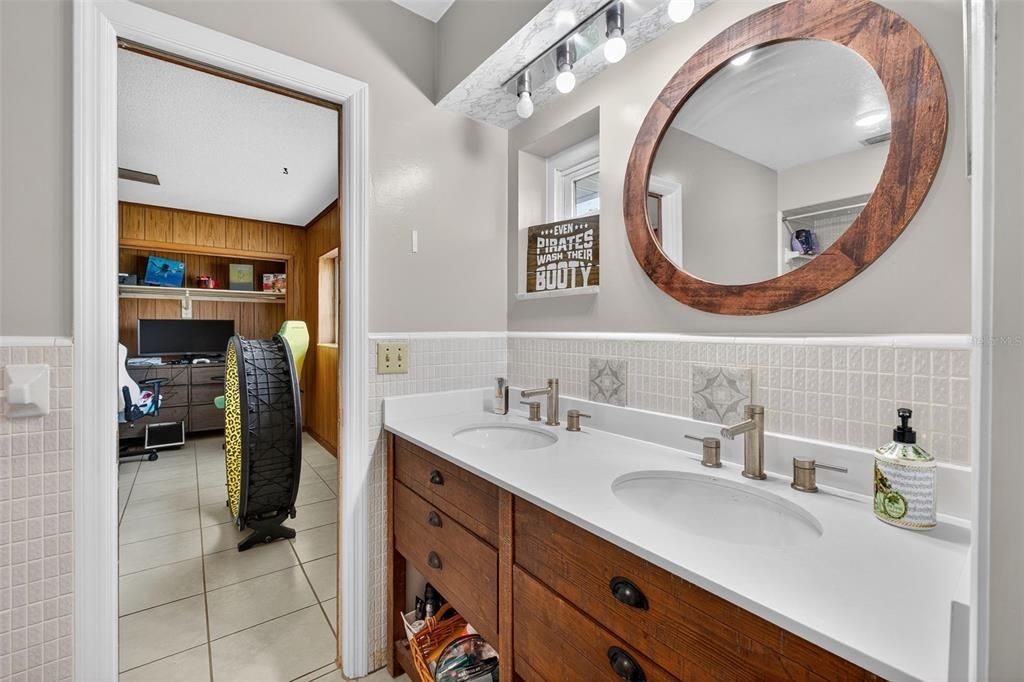 待售: $699,990 (4 贝兹, 3 浴室, 2226 平方英尺)