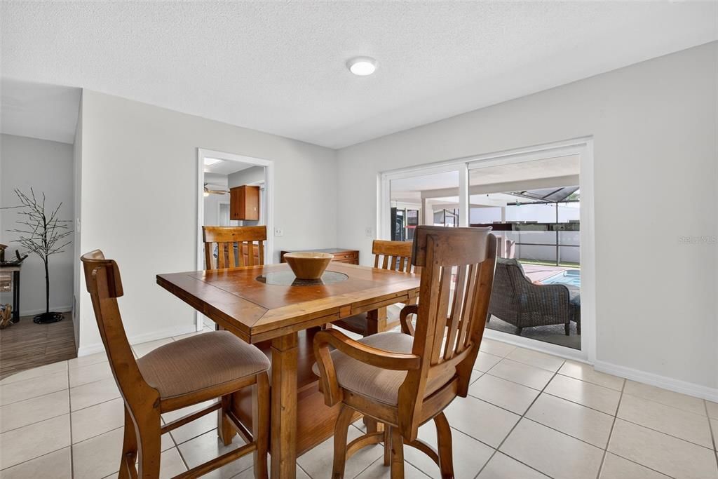 待售: $699,990 (4 贝兹, 3 浴室, 2226 平方英尺)