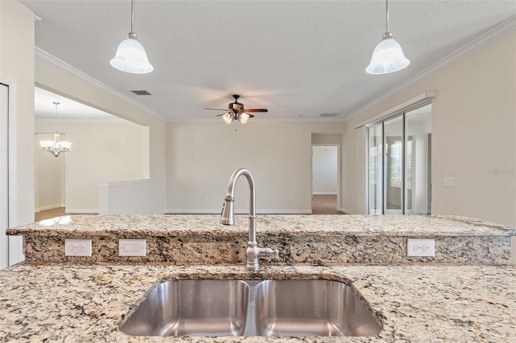 For Sale: $350,550 (3 beds, 3 baths, 2562 Square Feet)