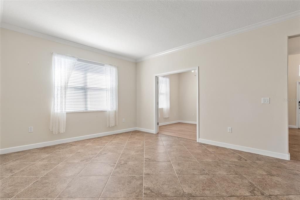 For Sale: $350,550 (3 beds, 3 baths, 2562 Square Feet)