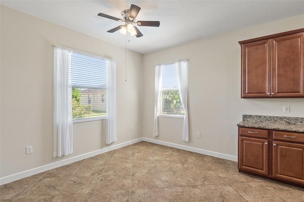 For Sale: $350,550 (3 beds, 3 baths, 2562 Square Feet)