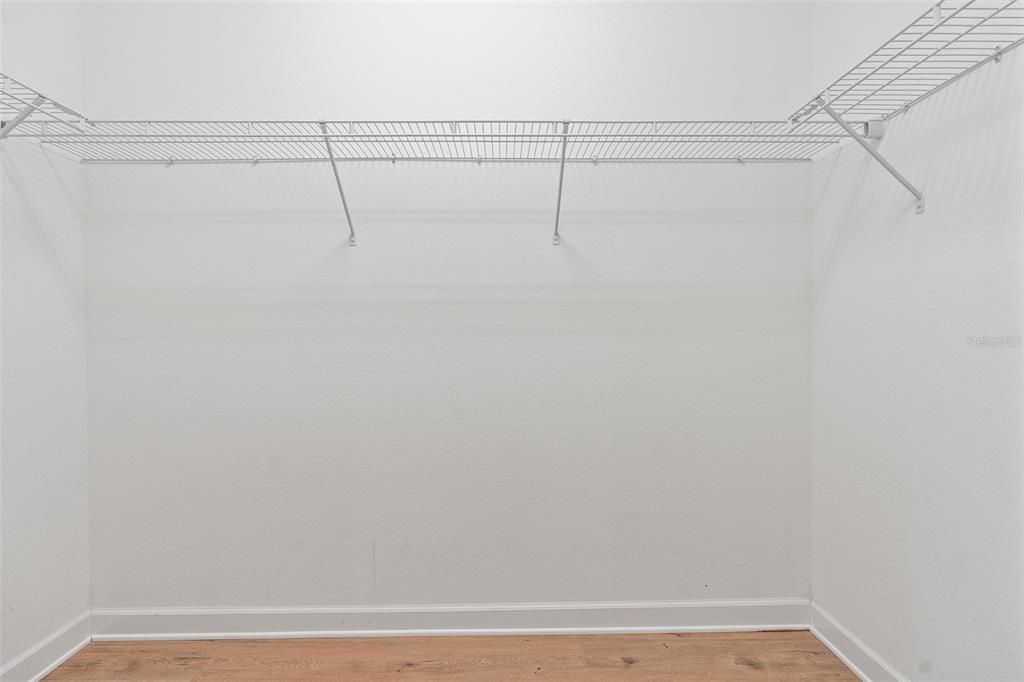 For Sale: $350,550 (3 beds, 3 baths, 2562 Square Feet)