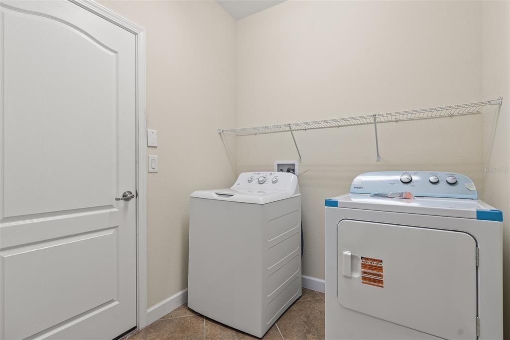 For Sale: $350,550 (3 beds, 3 baths, 2562 Square Feet)