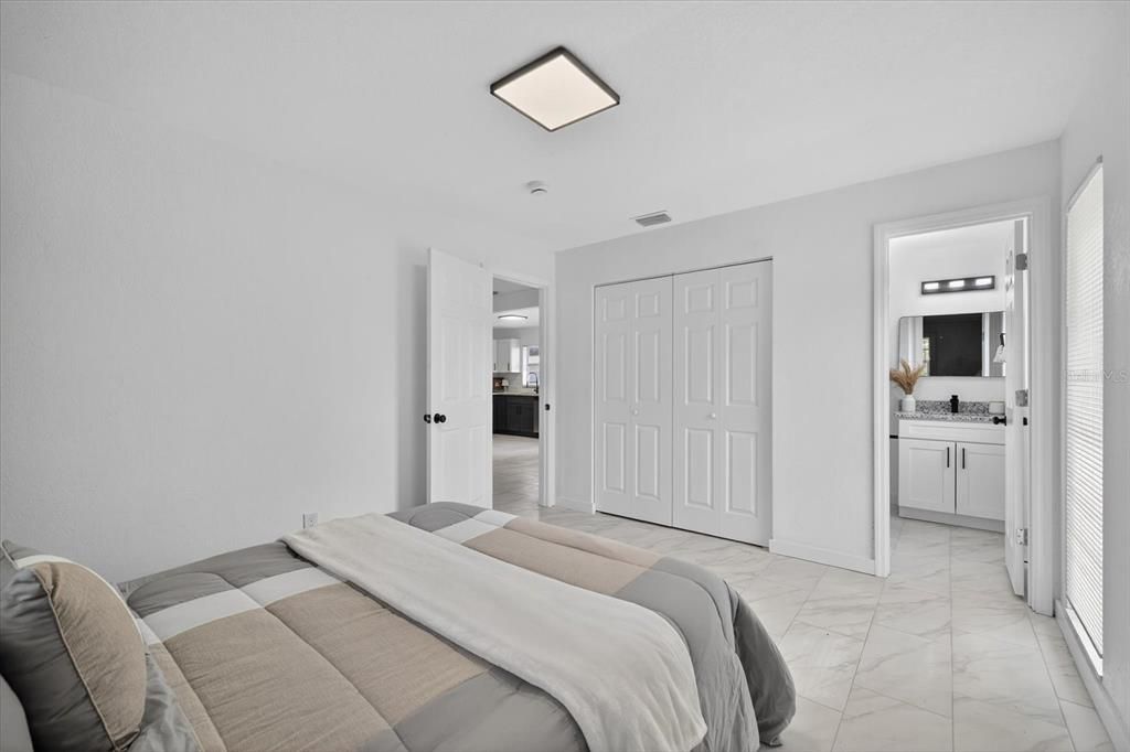 Activo con contrato: $397,900 (3 camas, 2 baños, 1242 Pies cuadrados)