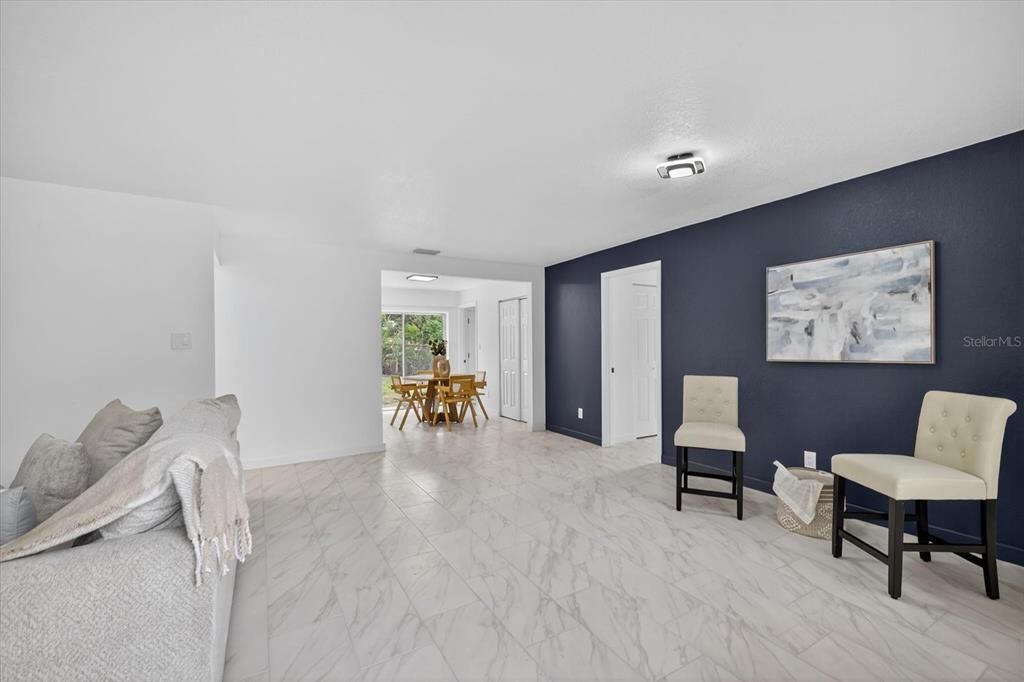 Activo con contrato: $397,900 (3 camas, 2 baños, 1242 Pies cuadrados)