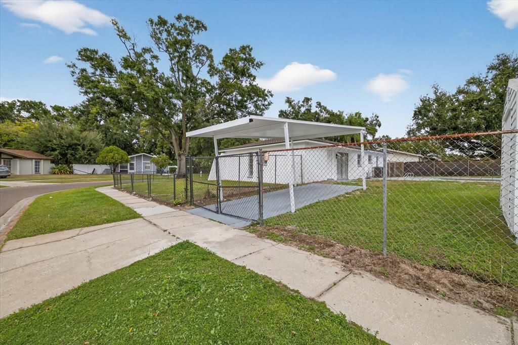 Activo con contrato: $397,900 (3 camas, 2 baños, 1242 Pies cuadrados)