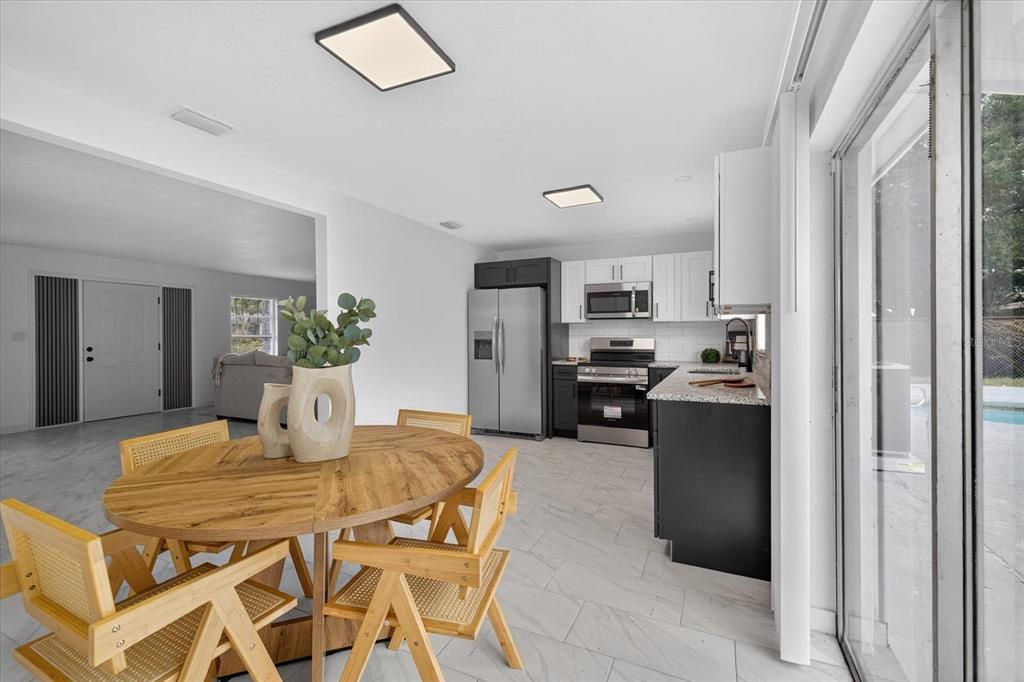 Activo con contrato: $397,900 (3 camas, 2 baños, 1242 Pies cuadrados)