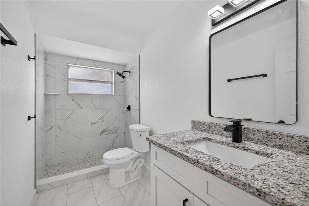 Activo con contrato: $397,900 (3 camas, 2 baños, 1242 Pies cuadrados)