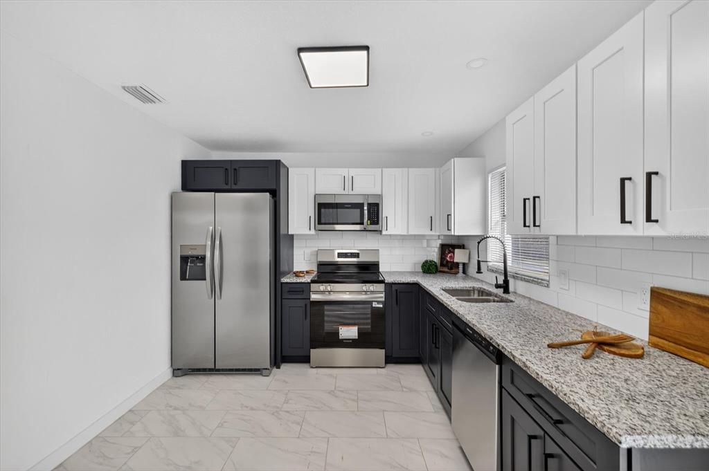 Activo con contrato: $397,900 (3 camas, 2 baños, 1242 Pies cuadrados)