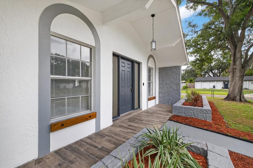 Activo con contrato: $397,900 (3 camas, 2 baños, 1242 Pies cuadrados)