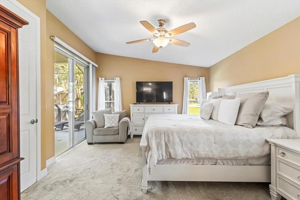 合同活跃: $439,900 (4 贝兹, 2 浴室, 2123 平方英尺)