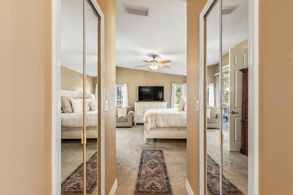 合同活跃: $439,900 (4 贝兹, 2 浴室, 2123 平方英尺)