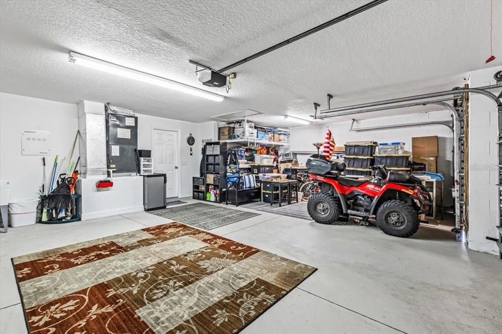 合同活跃: $439,900 (4 贝兹, 2 浴室, 2123 平方英尺)