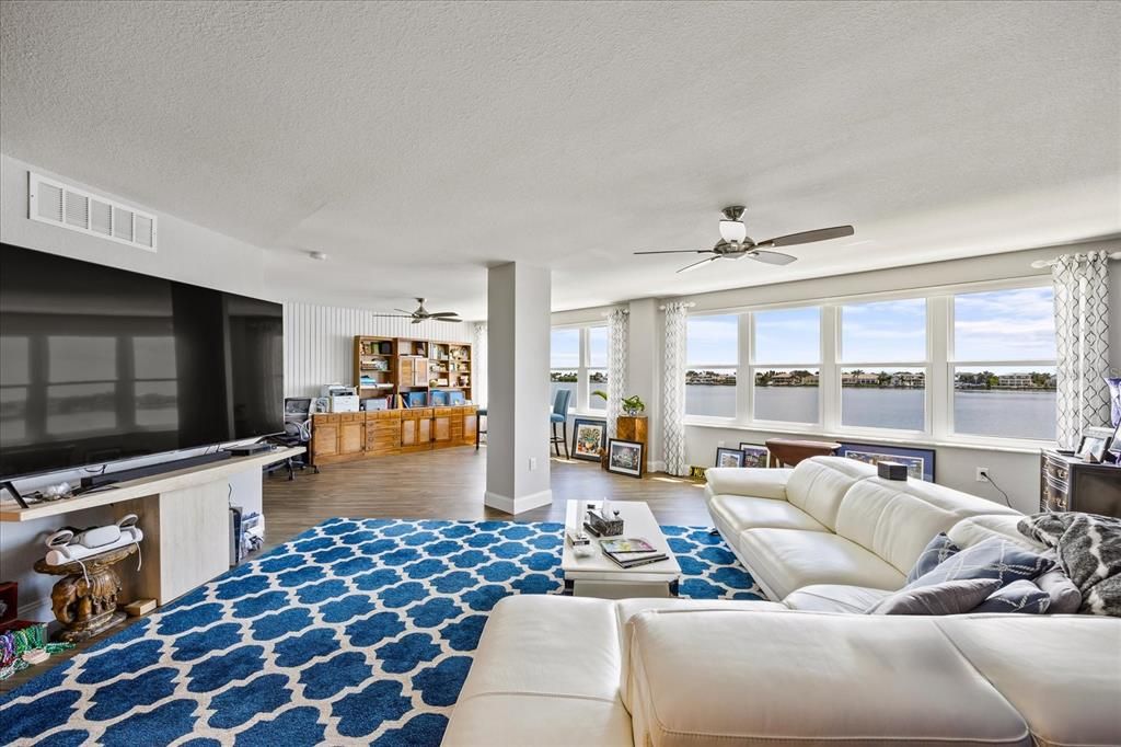 For Rent: $2,900 (2 beds, 2 baths, 1700 Square Feet)