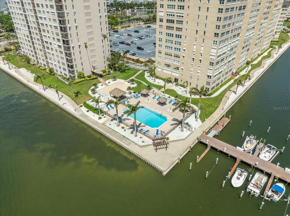 For Rent: $2,900 (2 beds, 2 baths, 1700 Square Feet)