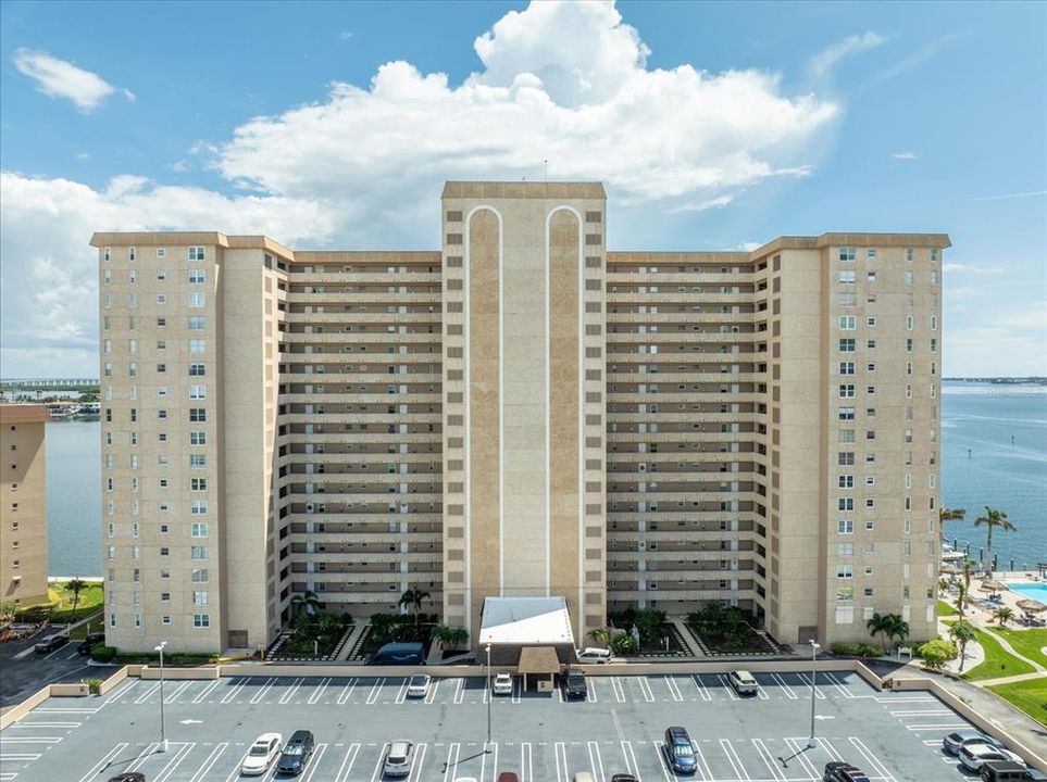 For Rent: $2,900 (2 beds, 2 baths, 1700 Square Feet)