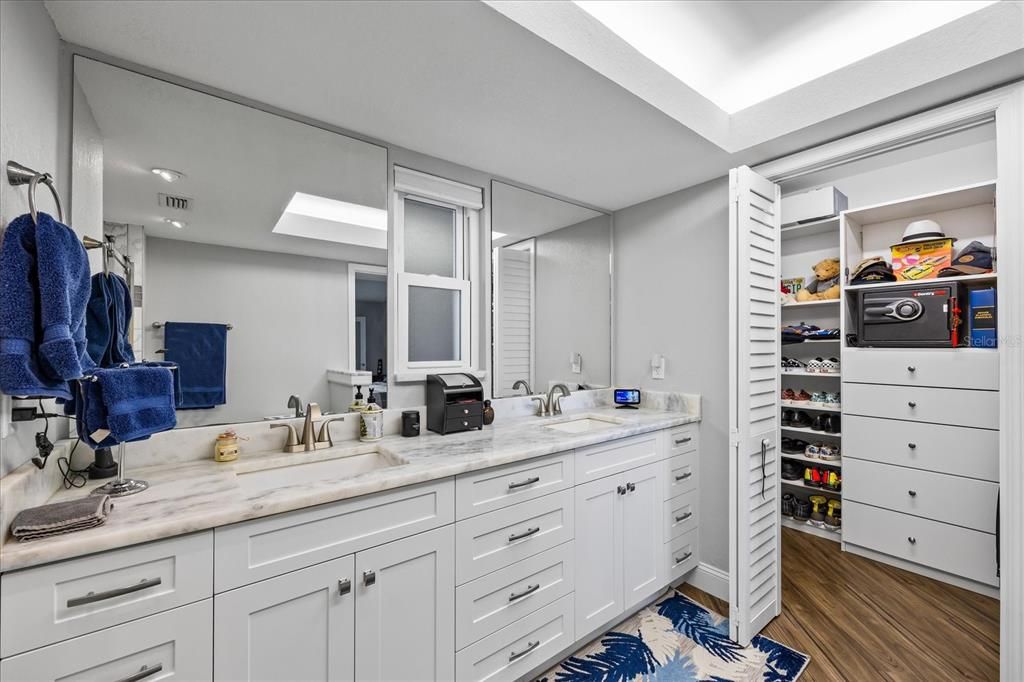 For Rent: $2,900 (2 beds, 2 baths, 1700 Square Feet)