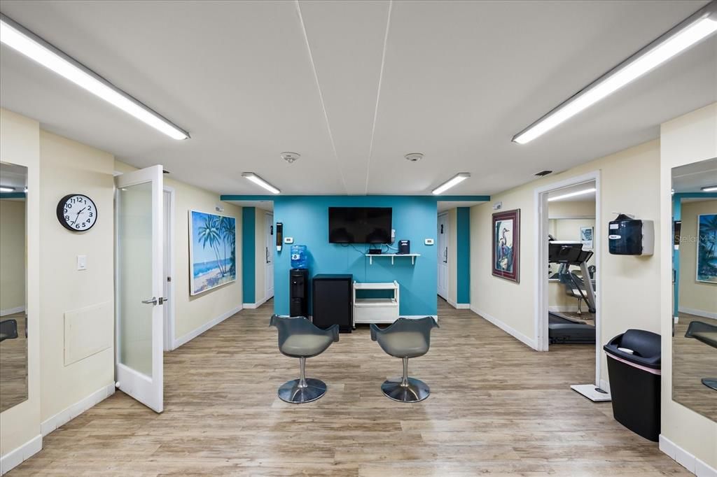 For Rent: $2,900 (2 beds, 2 baths, 1700 Square Feet)