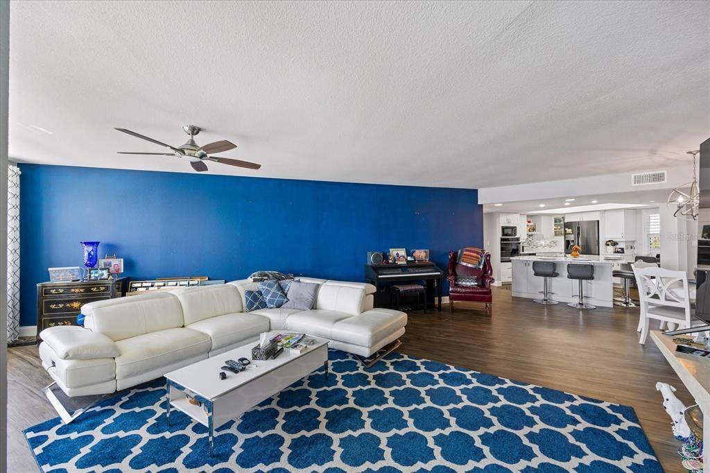 For Rent: $2,900 (2 beds, 2 baths, 1700 Square Feet)