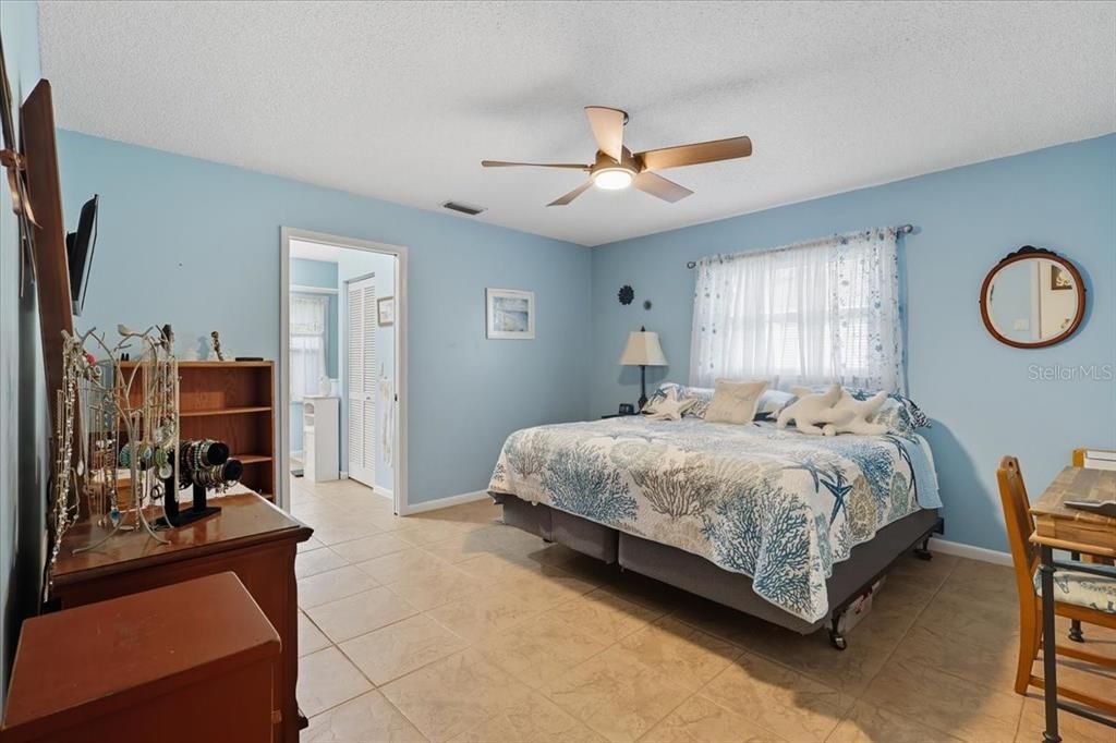 待售: $299,999 (2 贝兹, 2 浴室, 1625 平方英尺)