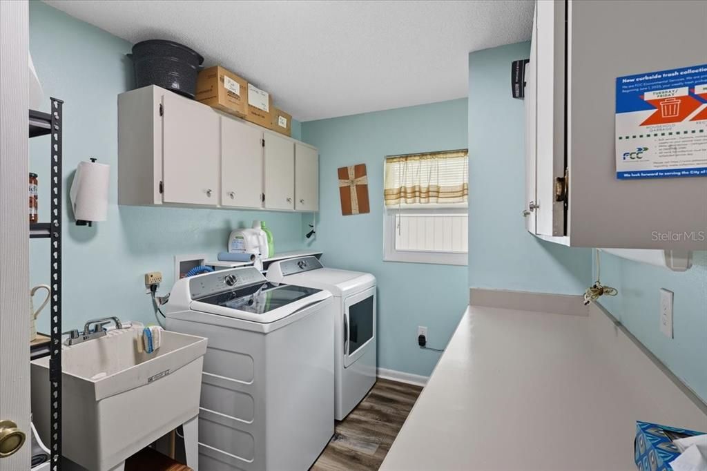 待售: $299,999 (2 贝兹, 2 浴室, 1625 平方英尺)