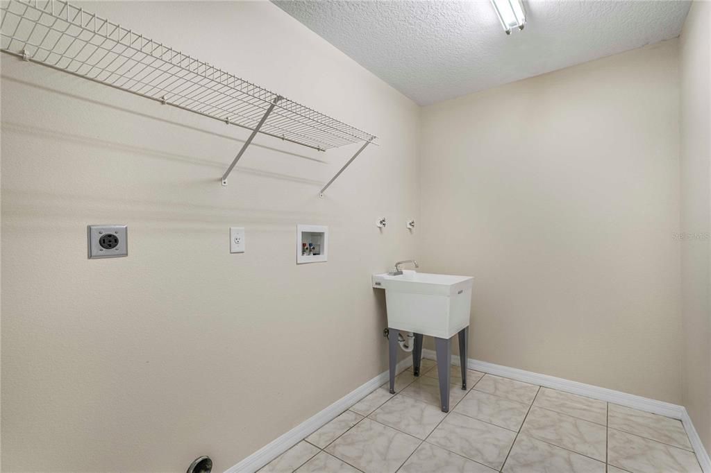 待售: $249,000 (3 贝兹, 2 浴室, 1451 平方英尺)