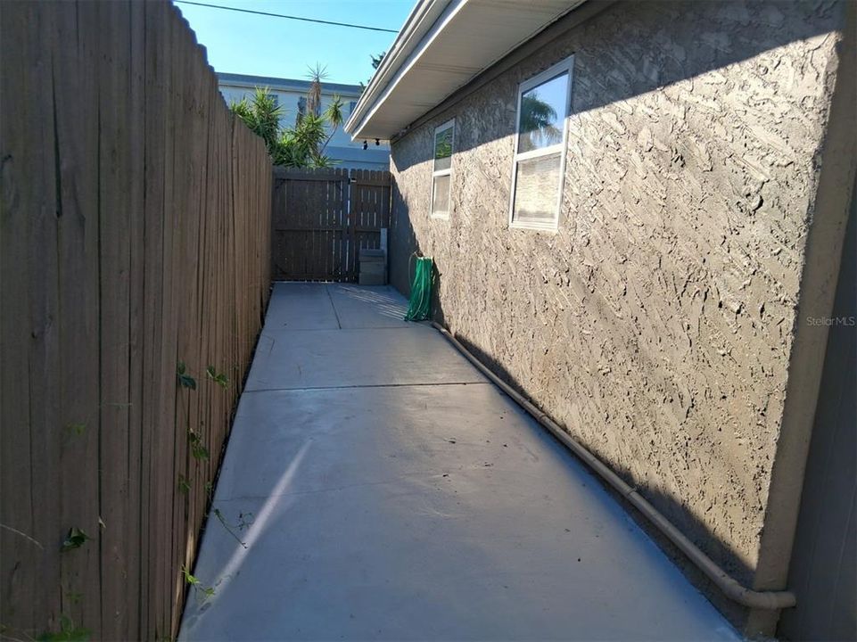 For Rent: $1,750 (2 beds, 1 baths, 600 Square Feet)