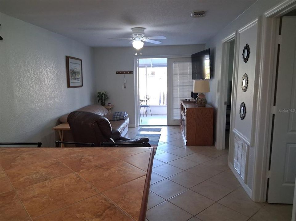 For Rent: $1,750 (2 beds, 1 baths, 600 Square Feet)