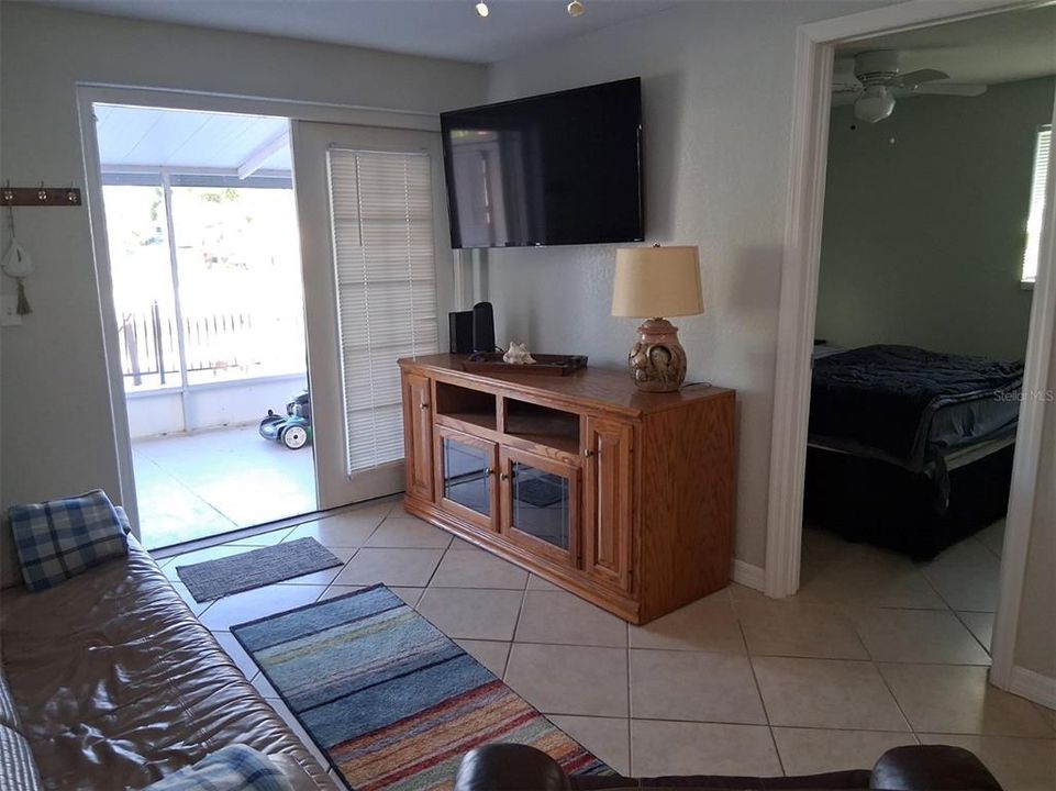 For Rent: $1,750 (2 beds, 1 baths, 600 Square Feet)