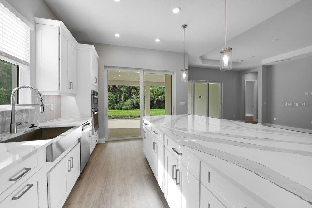 Activo con contrato: $773,644 (3 camas, 3 baños, 2275 Pies cuadrados)