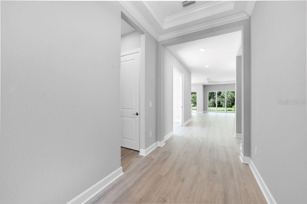 Activo con contrato: $773,644 (3 camas, 3 baños, 2275 Pies cuadrados)