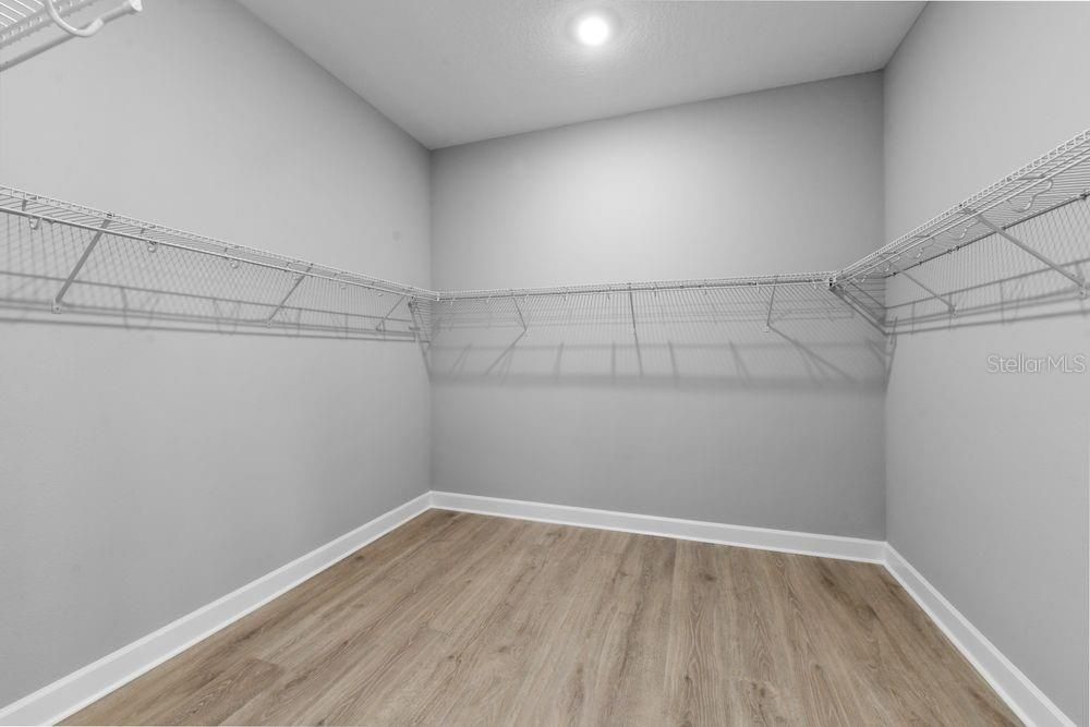 Activo con contrato: $773,644 (3 camas, 3 baños, 2275 Pies cuadrados)