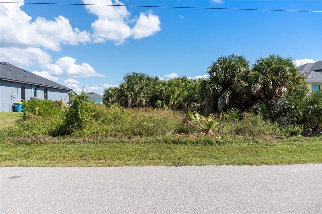 Activo con contrato: $74,500 (0.23 acres)