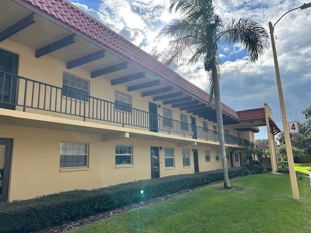 Activo con contrato: $1,450 (2 camas, 2 baños, 839 Pies cuadrados)