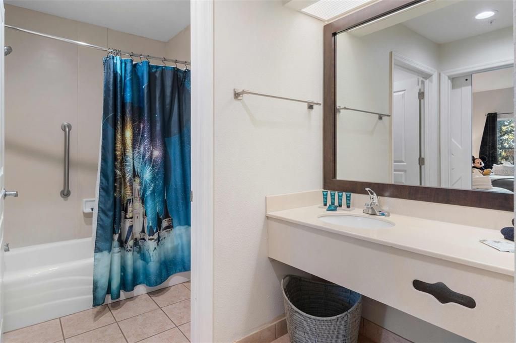 For Sale: $142,000 (1 beds, 1 baths, 547 Square Feet)