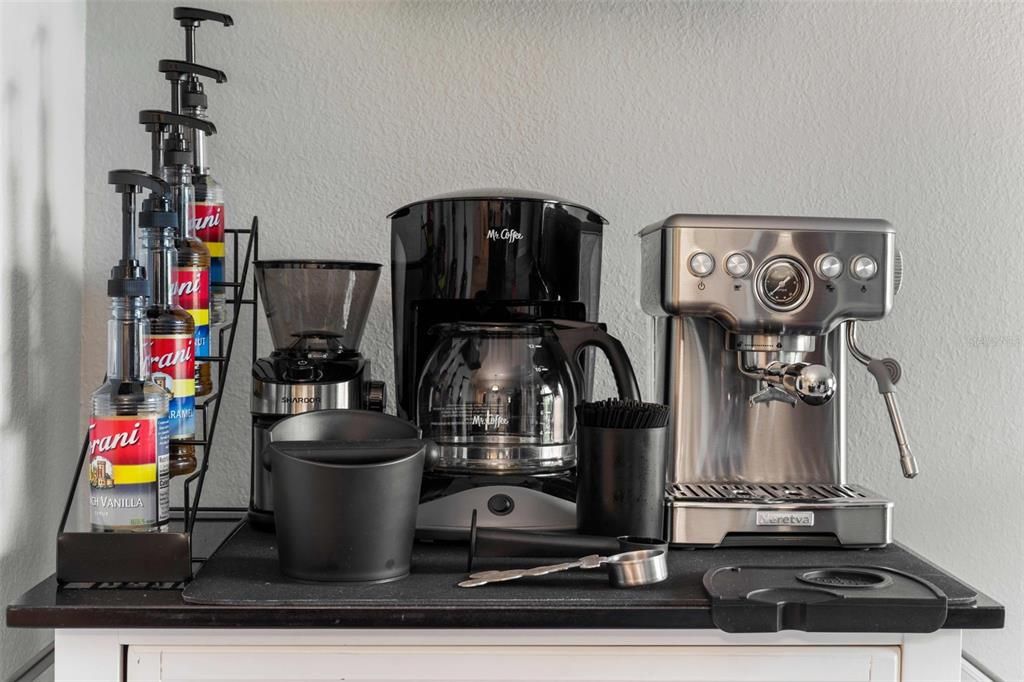 For Sale: $142,000 (1 beds, 1 baths, 547 Square Feet)