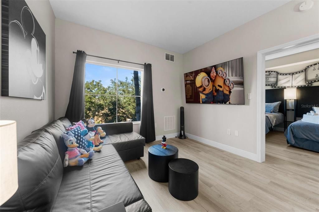 For Sale: $142,000 (1 beds, 1 baths, 547 Square Feet)