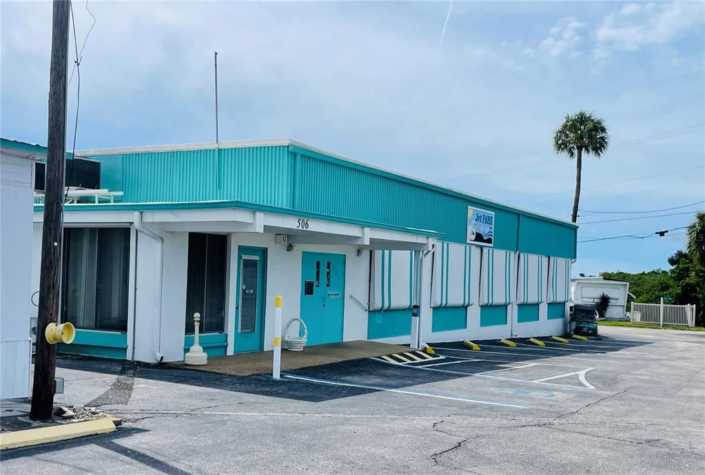 For Sale: $92,000 (1 beds, 1 baths, 552 Square Feet)