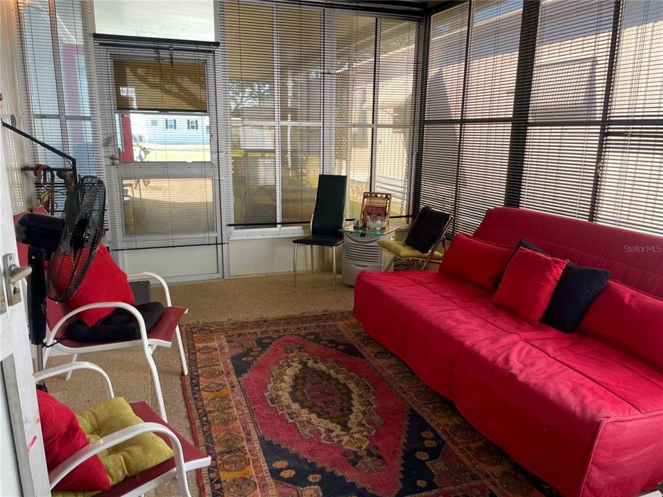 For Sale: $92,000 (1 beds, 1 baths, 552 Square Feet)