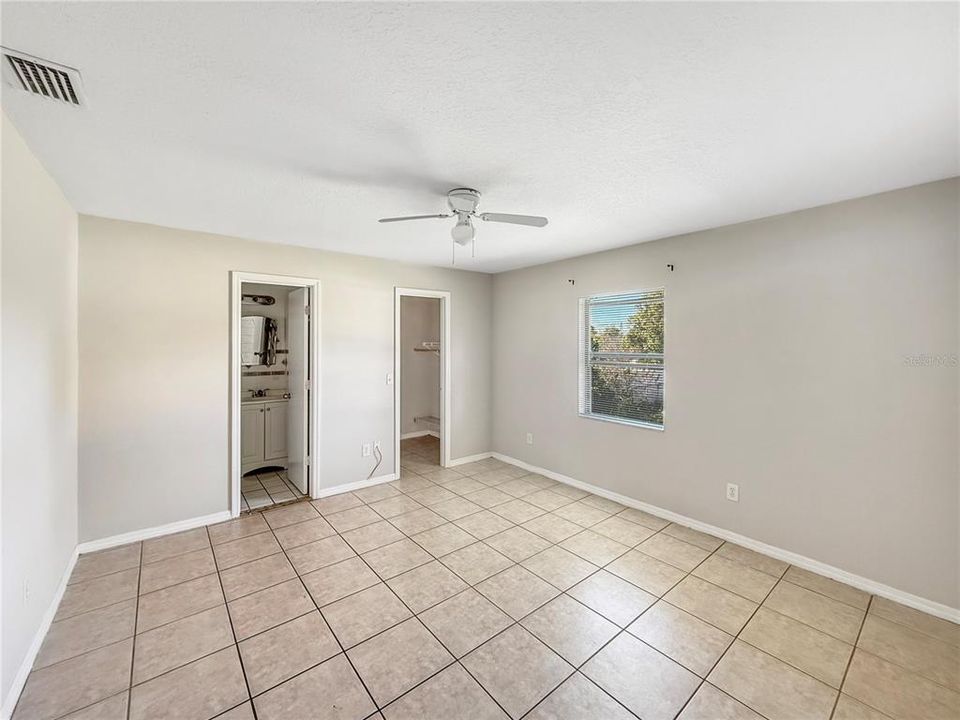 出租: $1,975 (3 贝兹, 2 浴室, 1132 平方英尺)