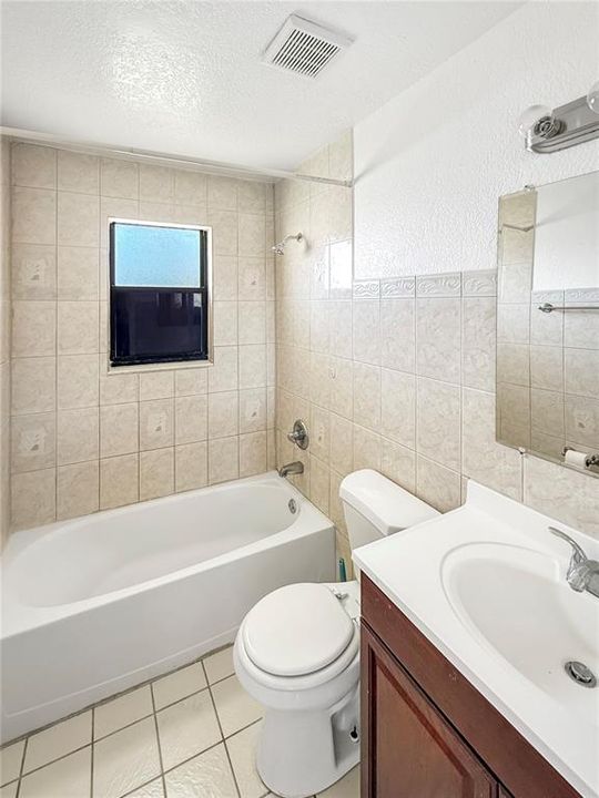 出租: $1,975 (3 贝兹, 2 浴室, 1132 平方英尺)