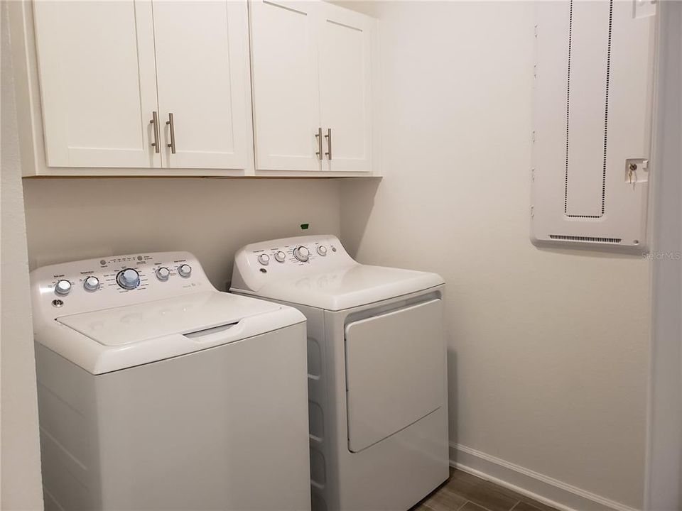 En Renta: $2,600 (4 camas, 3 baños, 2054 Pies cuadrados)