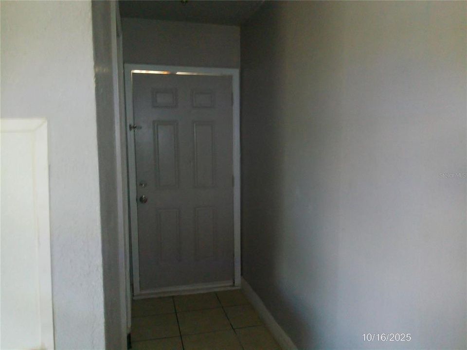 出租: $800 (1 贝兹, 1 浴室, 308 平方英尺)