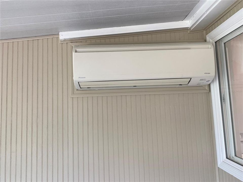 For Sale: $274,900 (3 beds, 2 baths, 1404 Square Feet)